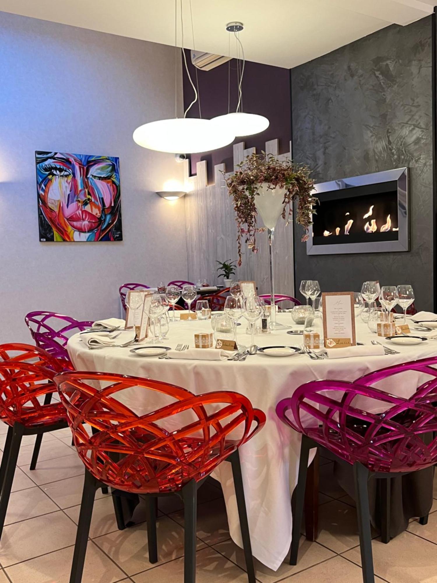La Glycine Hotel, Spa Et Bien-Etre 베누빌 외부 사진