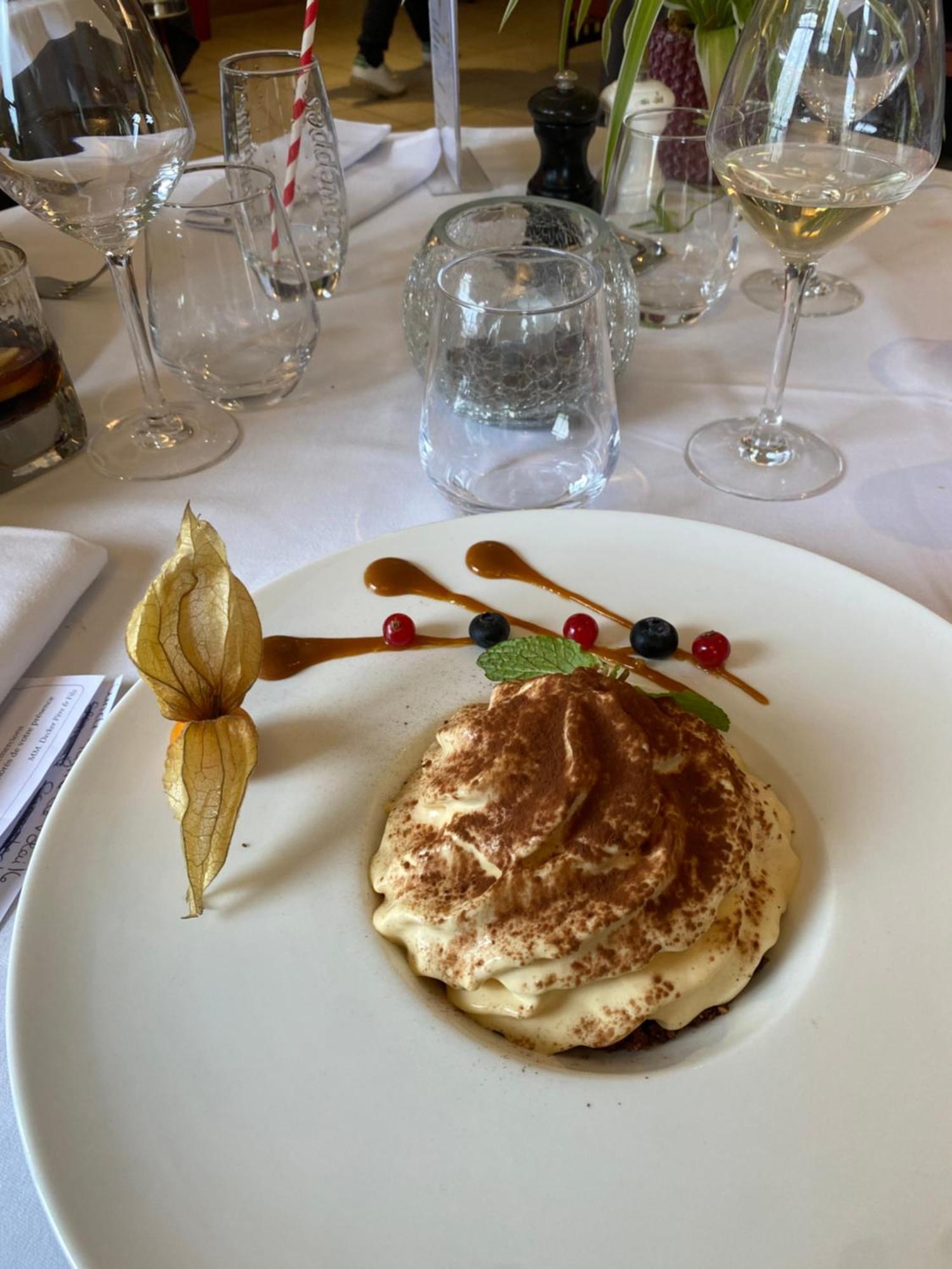 La Glycine Hotel, Spa Et Bien-Etre 베누빌 외부 사진